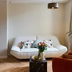 Le Nid Suspendu-insolite-garage-wifi-clim Apartmán