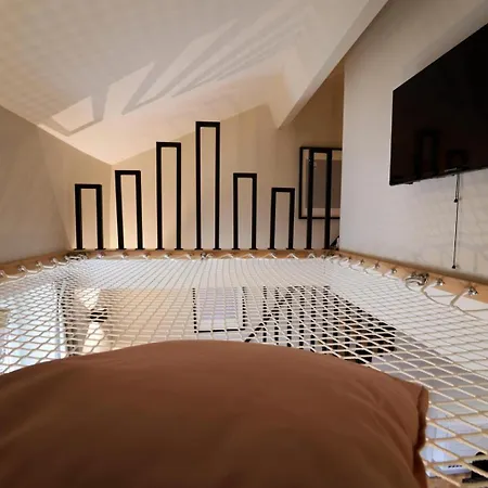 Le Nid Suspendu-insolite-garage-wifi-clim Appartement